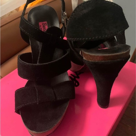 Betsey Johnson Black Suede Leather Shoes Size 7 - Picture 1 of 3
